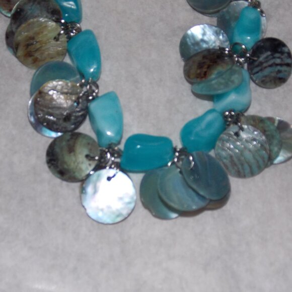 Vintage Natural Shell MOP Beaded Short Necklace - Picture 4 of 5